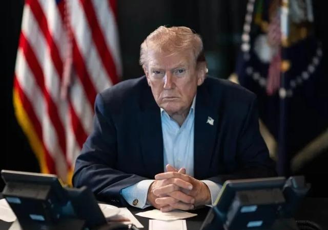 面对美军封锁，伊朗为何一枪不开？关键时刻，伊外长对中国提了一个请求。美国对伊朗