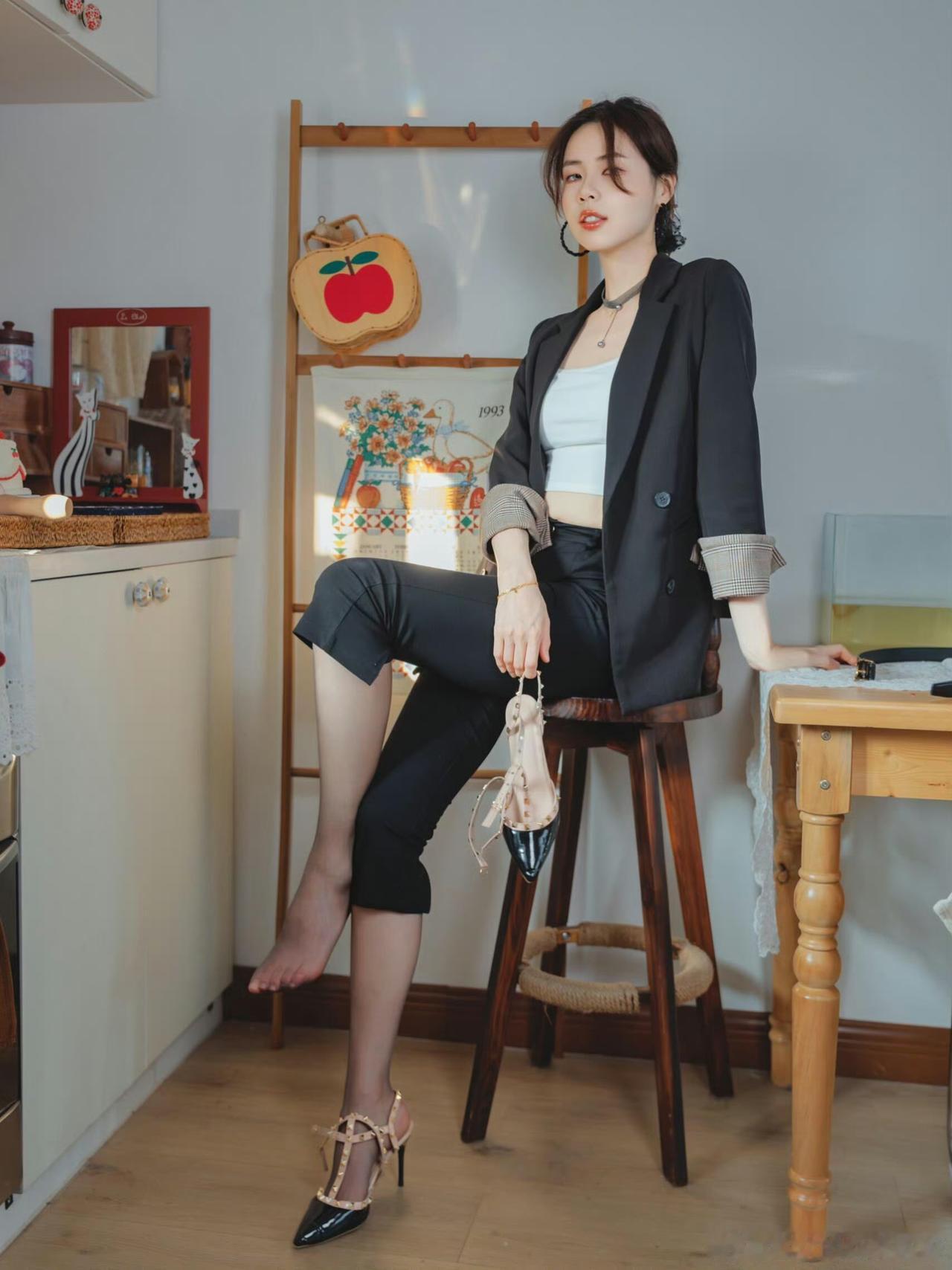 听说裤里丝穿搭很受欢迎？​​​