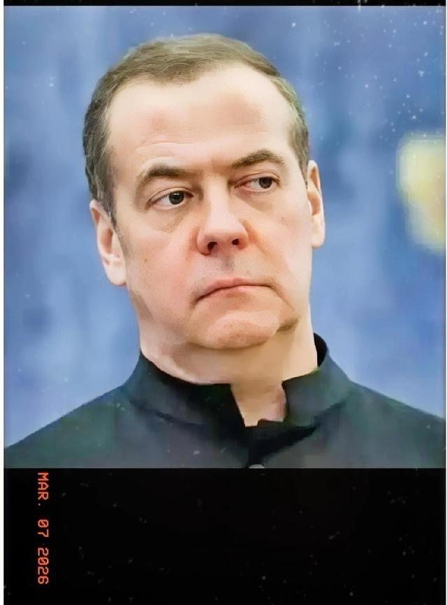 梅德韦杰夫一针见血：中东国家的美国军事基地，是保护伞还是最大威胁？