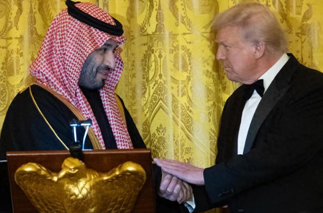 前两天的白宫晚宴直接把中东局势搅得底朝天，特朗普当着沙特王储的面甩出重磅官宣，正