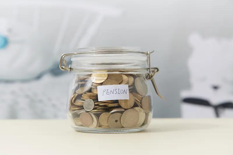 人老了，什么才是你的底气？好的身体（最为重要）拥有退休金或一定数额的存款有