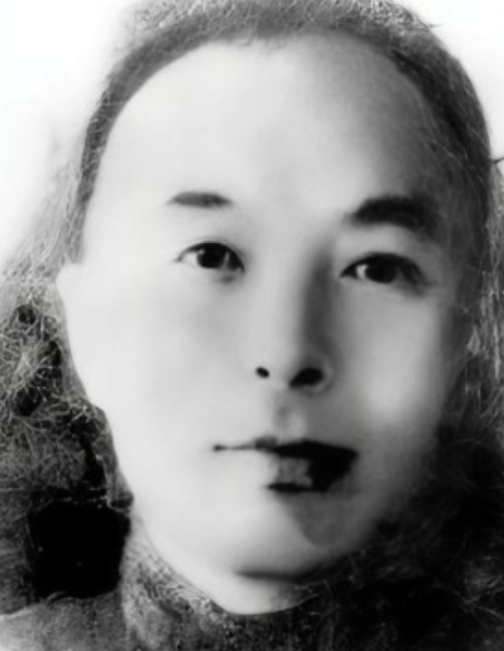 1946年，抗联将领李兆麟受邀去一名年轻女子家中做客，刚喝了一口茶后，他感觉味道