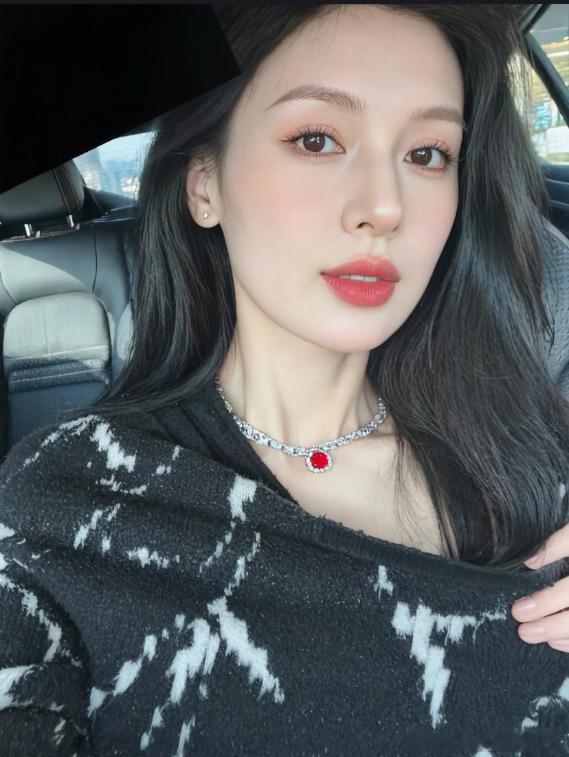 炒股想发财像什么？做短线，要资金没你没资金，要消息你没消息，要渠道你没渠道，网速