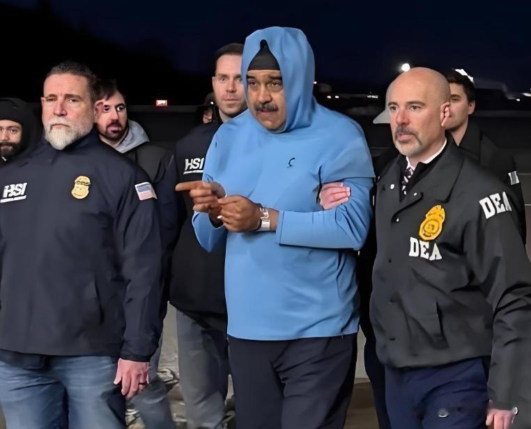 美国强推"石油优先"，中国在委权益如何护航？1月7日，美国悍然对委内瑞拉动