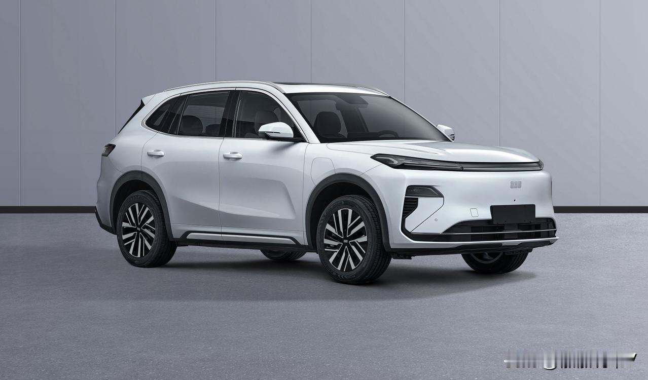 吉利银河星舰7纯电动要来了。外形尺寸长度4750毫米，宽度1905毫米，