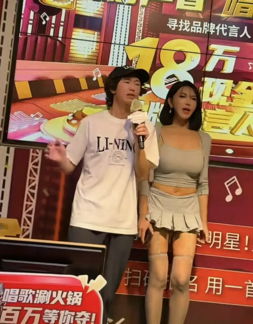 昨天龚玥菲说庞麦郎不识好歹，不让自己进房间，自己带孩子回四川了。今天庞麦郎跟龚玥