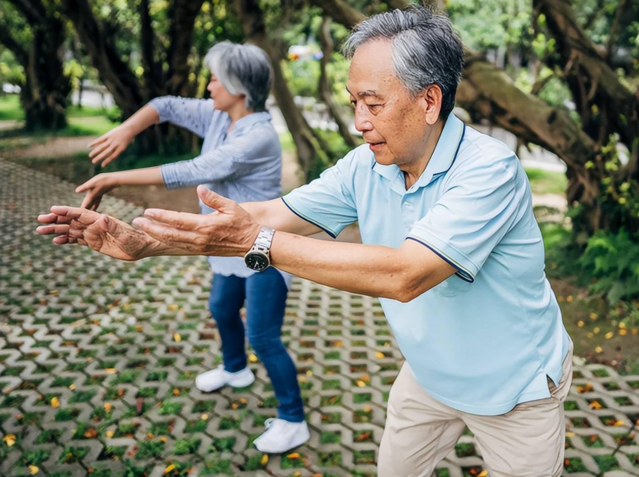 医生发现：从不早起的老人，用不了多长时间，身体或有这5个好处不少人一听老人不