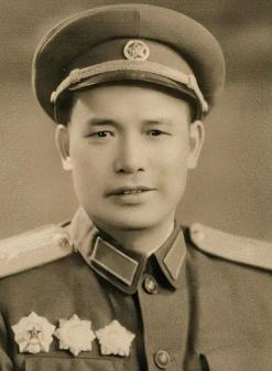 1929年，浙江脚夫带两挺重机枪投奔红军，拒绝500块大洋赏钱，此后征战16年只
