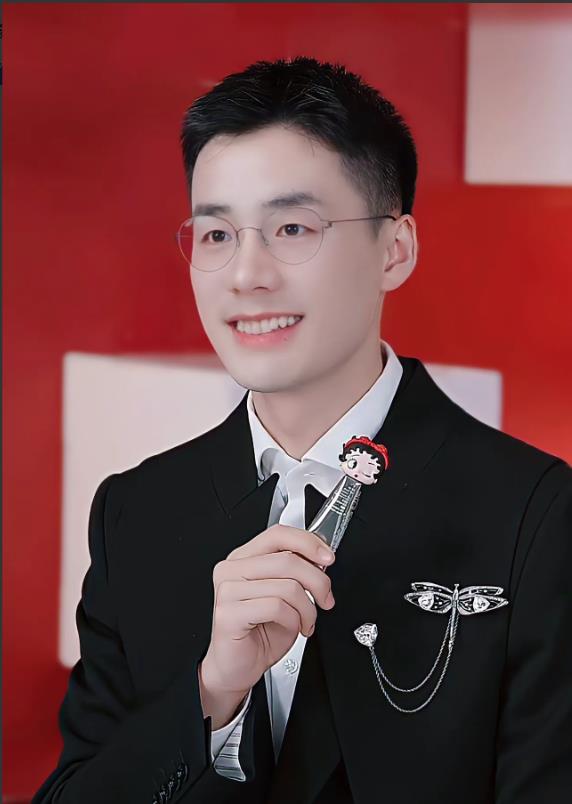 顿顿的离职一点都不意外很多东西其实有迹可循，从他在直播间多次吐槽