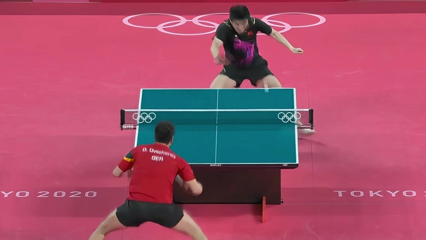 乒乓球子弹时间绝技!东哥神级动作震撼全场