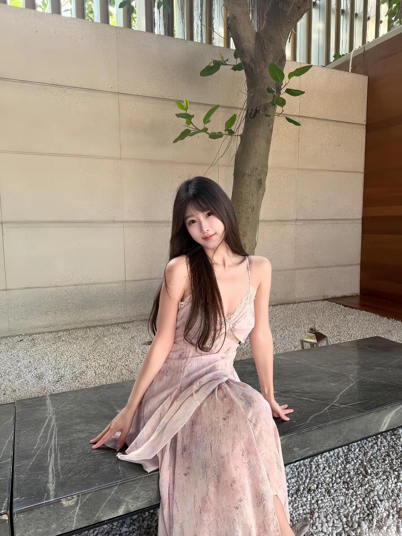 唉…萌萌一个我。夏季连衣裙街拍穿搭