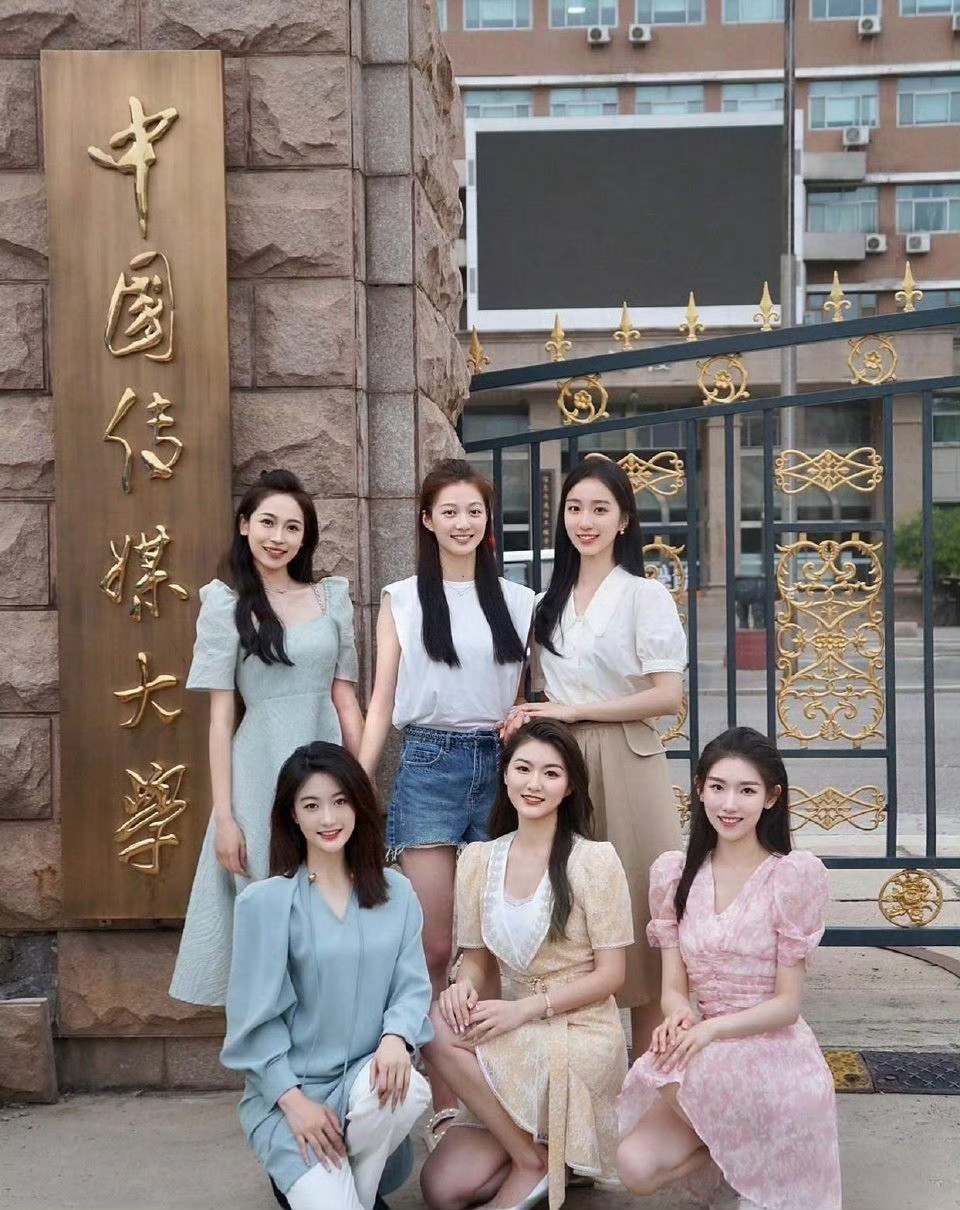 网上很火的一组照片，大学四年时光，他们六人最大的变化是什么？​​​