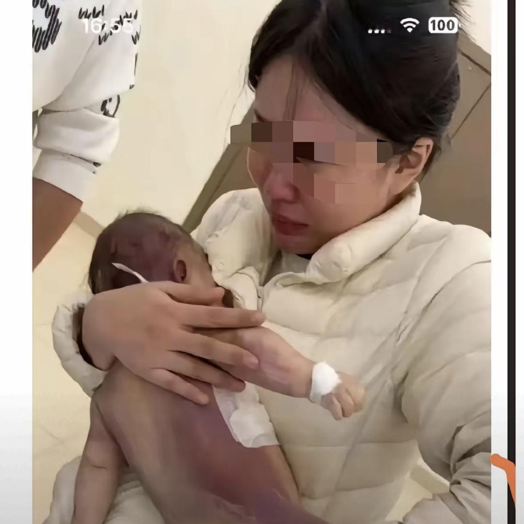 五个月婴儿洛熙因房间隔缺损在某三甲医院手术，医生称微创手术只需两小时风险极低。父