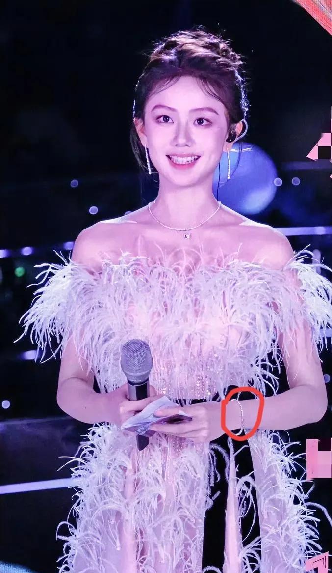 想了半天我终于明白了，为什么许嵩会喜欢冯禧！原因其实很简单，那就是许嵩的一句
