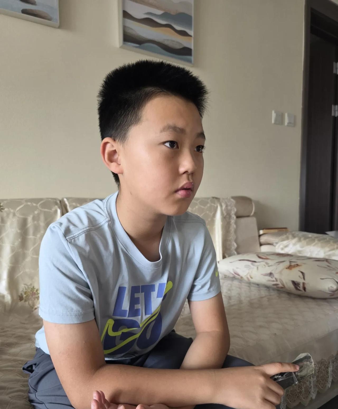外孙今天下午回青岛，还没离开，我的心已经空了……9点才起床，给他准备好早饭，说