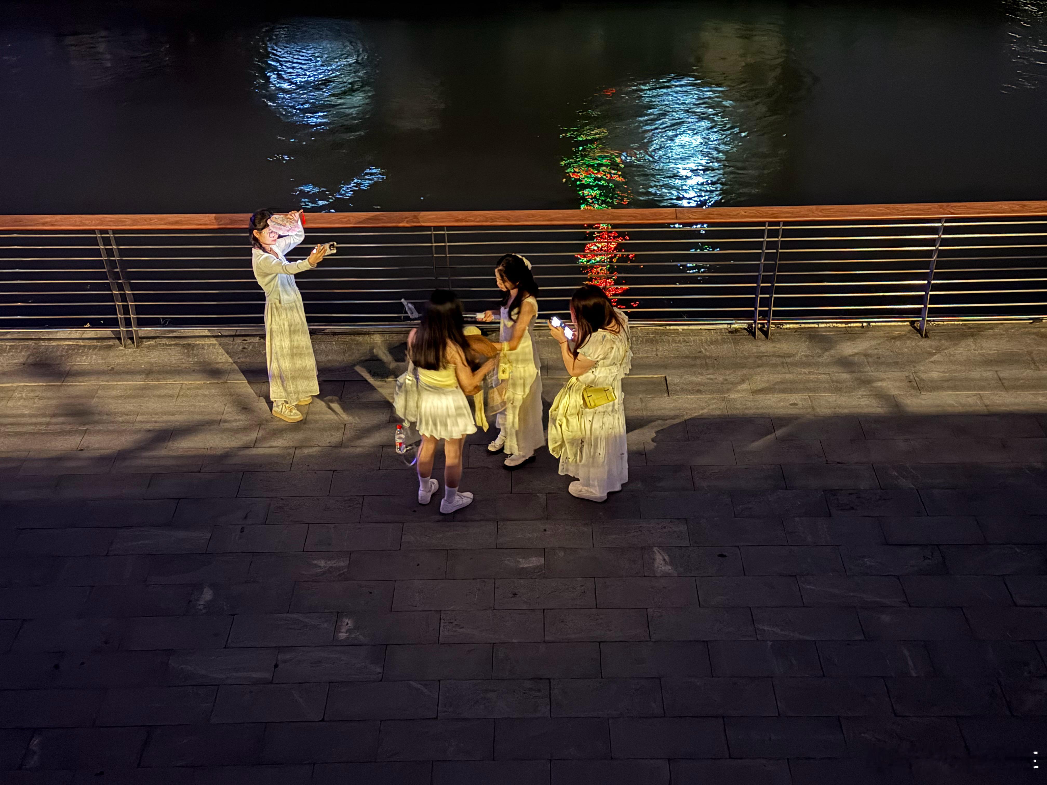 这应该是武汉夜景最漂亮的地方了，美丽动人。