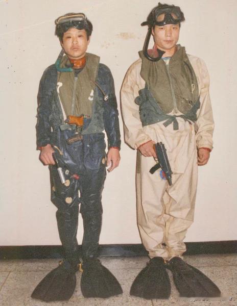 朝鲜蛙人与捷克蝎冲锋枪，朝鲜特工的标配武器1983年，朝鲜间谍在韩国的韩国达达