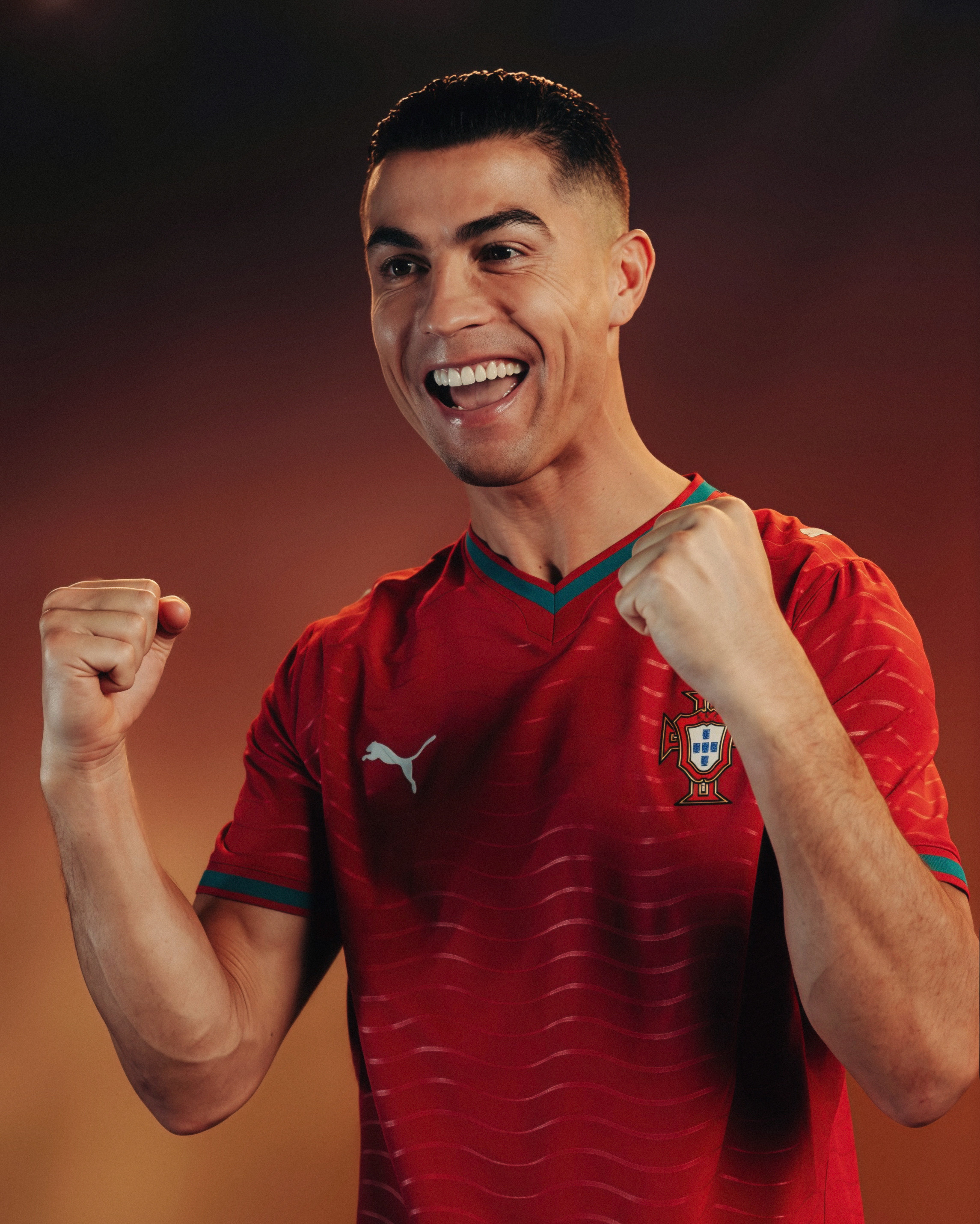 Ronnie壁纸🎞️又一张定妆照𝑪𝒓𝒊𝒔𝒕𝒊𝒂𝒏𝒐𝑹?