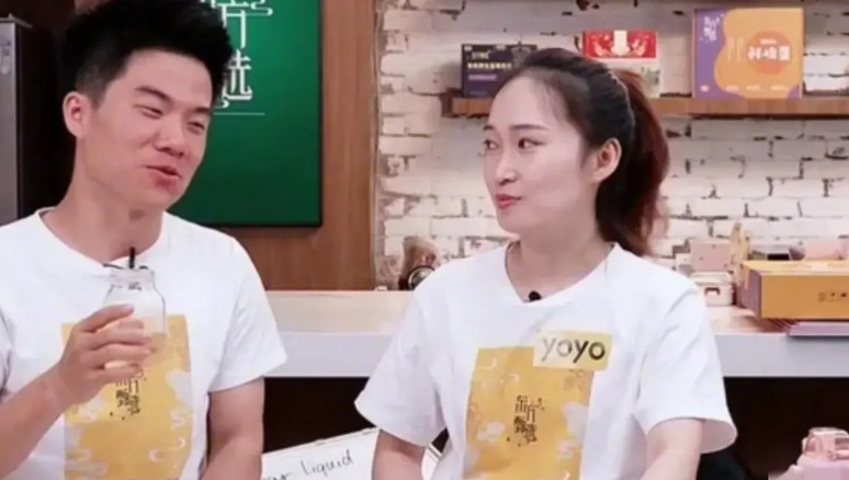 其实，董宇辉和我们一样，真心换不来实意！最近，东方甄选主播顿顿离职了，同事们