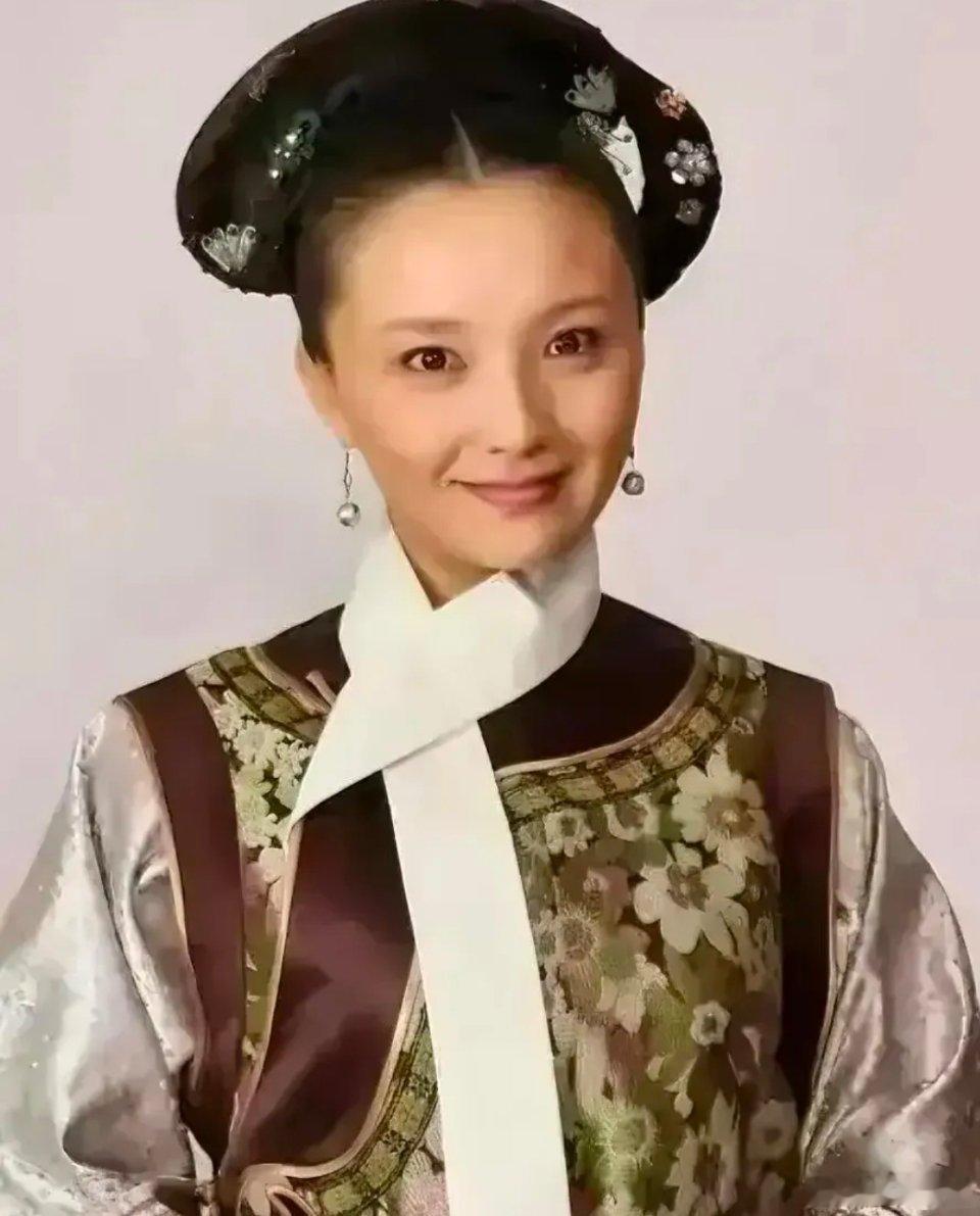 重刷《甄嬛传》，崔槿汐常被贴上“心机深沉”的标签：明知甄嬛酷似纯元却秘而不宣，又