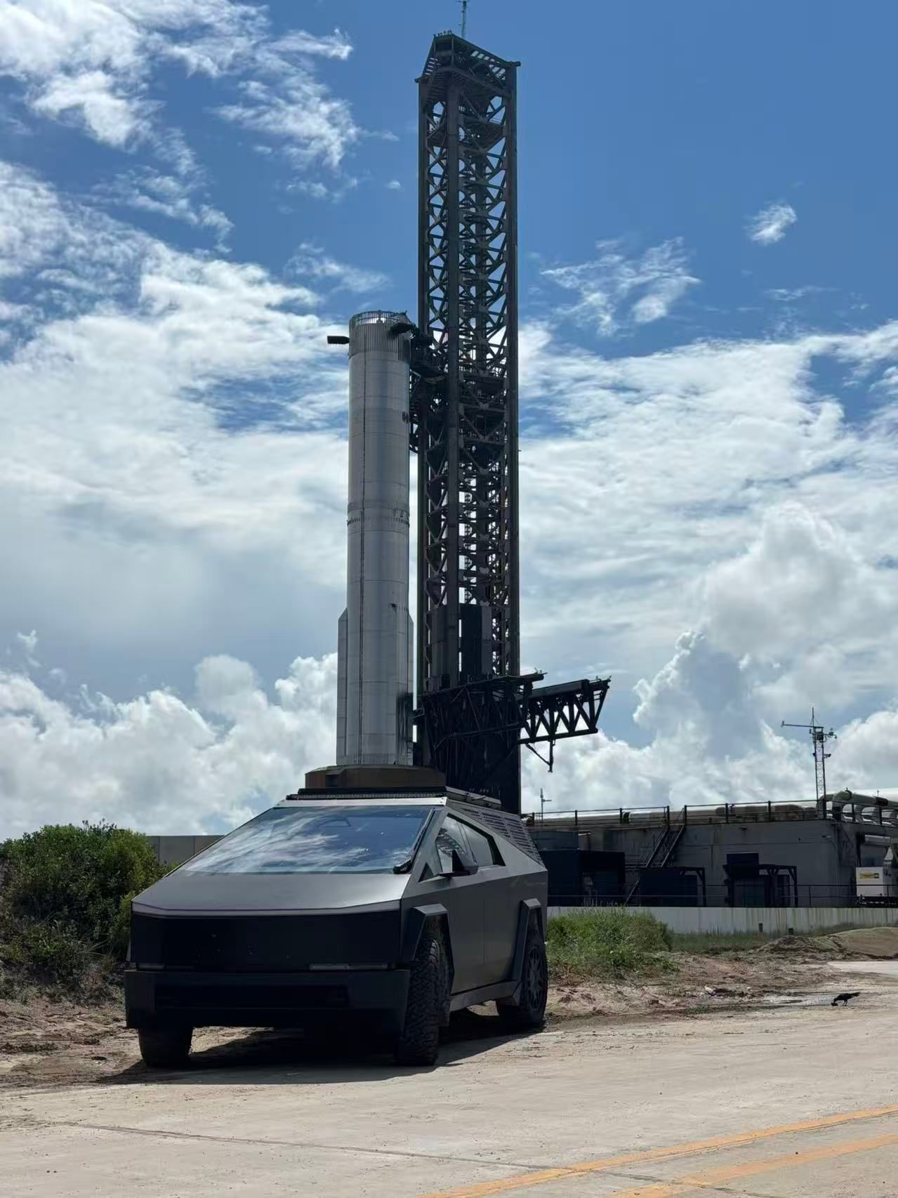 特斯拉Cybertruck今日开启阿联酋交付。此前，已开始交付的市场有美国、加拿