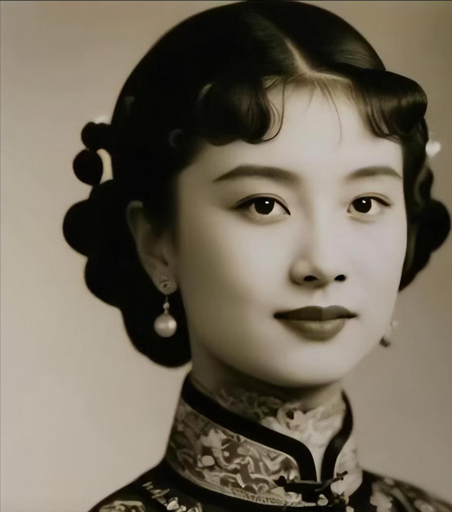 中国第一位情色女作家：睡无数男人后出版曝光细节，28岁居然跳海自杀？ 192