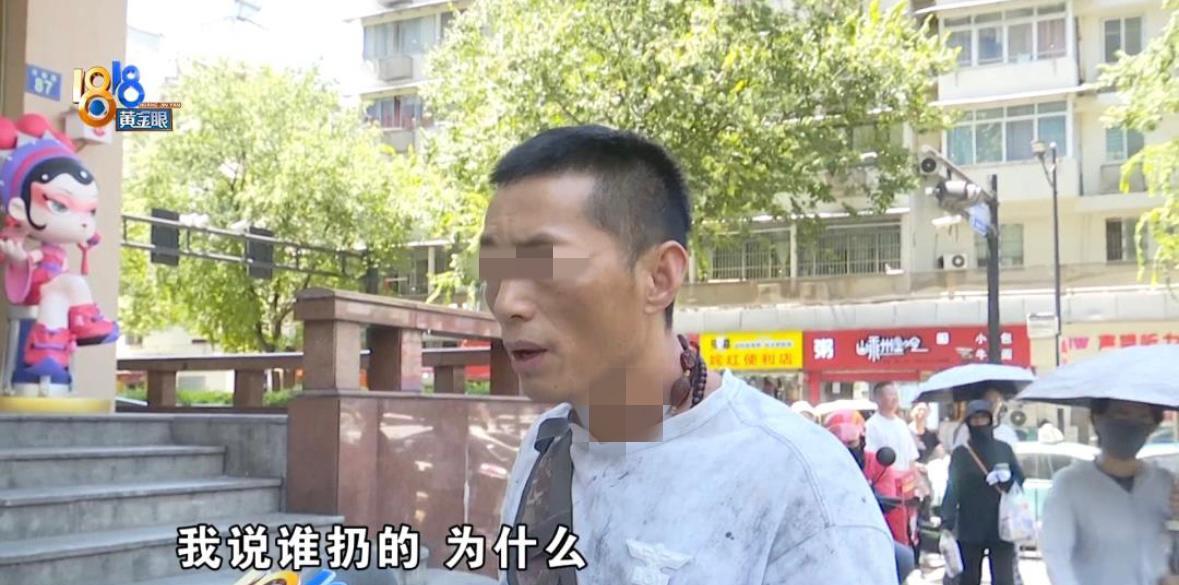 浙江杭州，男子一声不吭，把自己的行李箱锁在一家奶茶店的凳腿上“暂存”，店家迟迟等