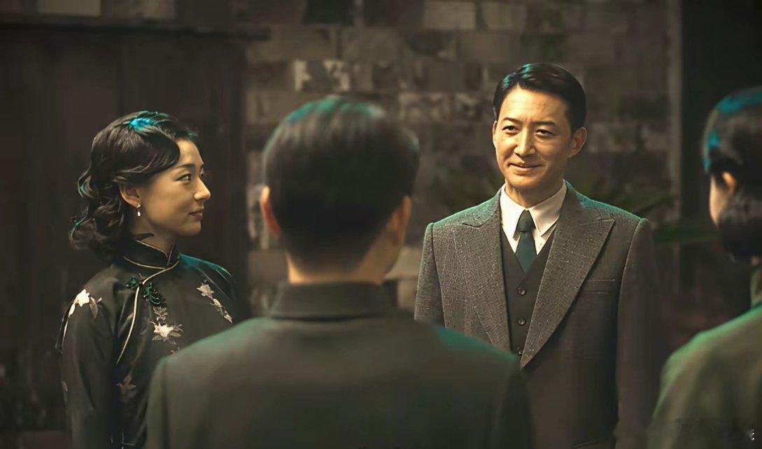 真的很难理解，张云魁当着丁玉娇的面，是如何做到那么深情地表扬小月的…一路追剧下来