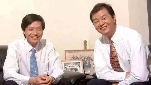 1988年，求伯君在深圳一间宾馆闭关14个月，仅凭一台386电脑，以“醒着就写代