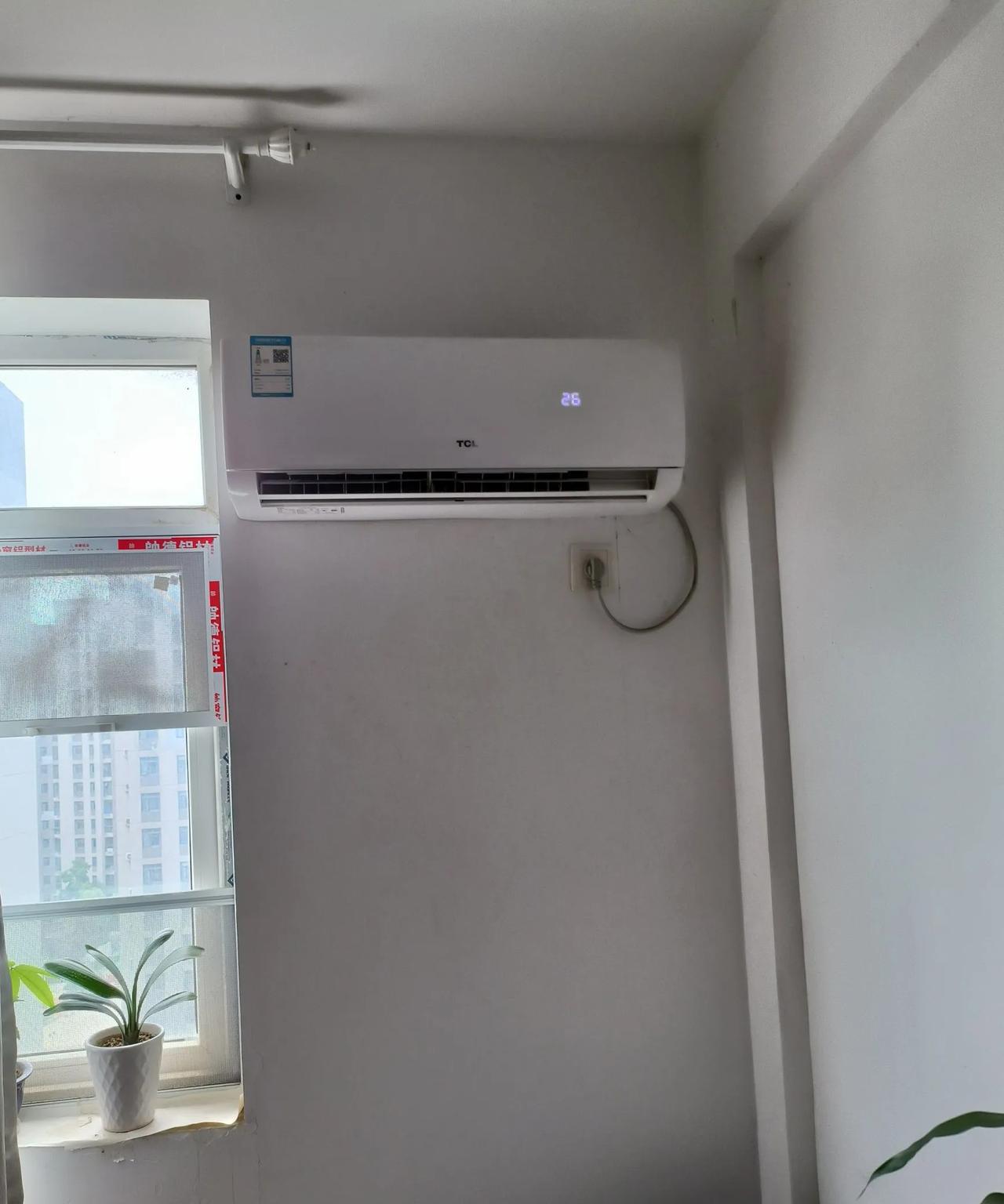 宅家里享受空调避暑降温，舒服干净整洁卫生，泡茶品尝，观赏自己种的绿植，K歌跳舞，