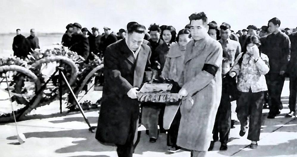 1961年3月16日上午八时四十五分，开国大将陈赓，因心脏病医治无效，