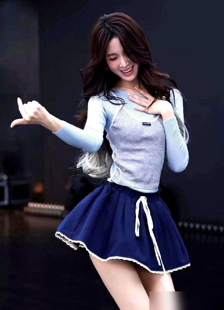 刘亦菲还得管陈瑶叫“姐”，这导演怎么想的？翻开演员表，刘亦菲87年，陈瑶94