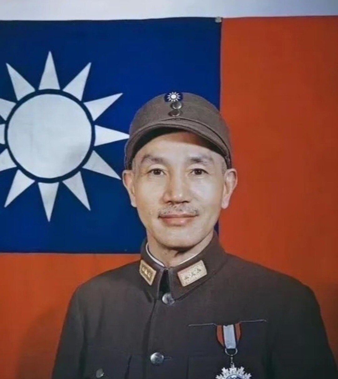 历史知识蒋介石这个人，他干了哪些坏事呢？我给你数数：第一，他打日本人的时候，他