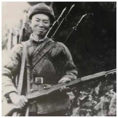 1953年，美军神枪手在一次射击中成功击中一名志愿军战士，20多分钟后，志愿军战
