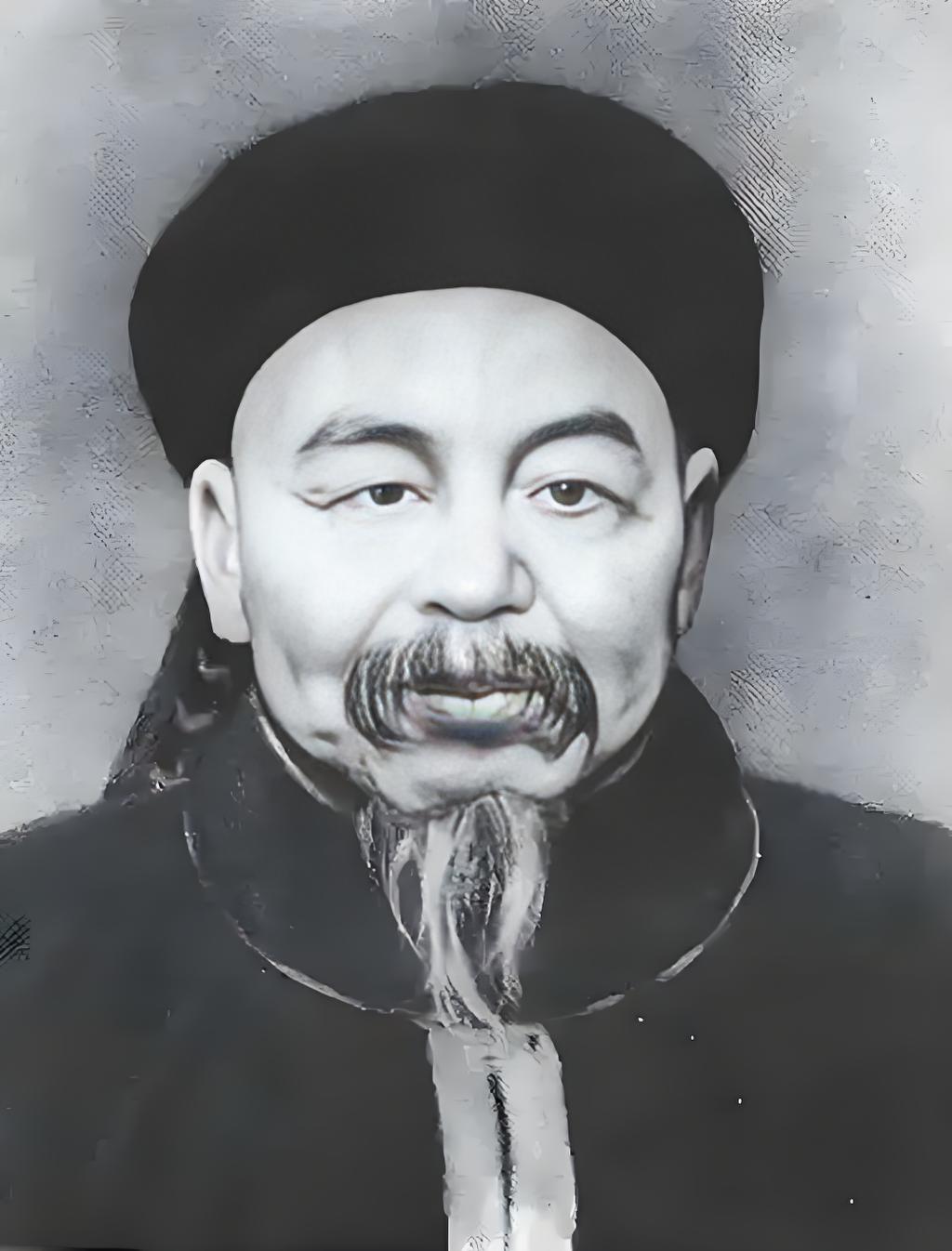 左宗棠下令杀人的事有不同版本。有说宁夏残暴匪首马化龙，他作为教主手下信徒众多，还