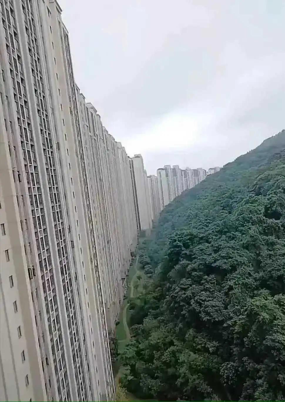 这是守夜人的绝境长城吗？