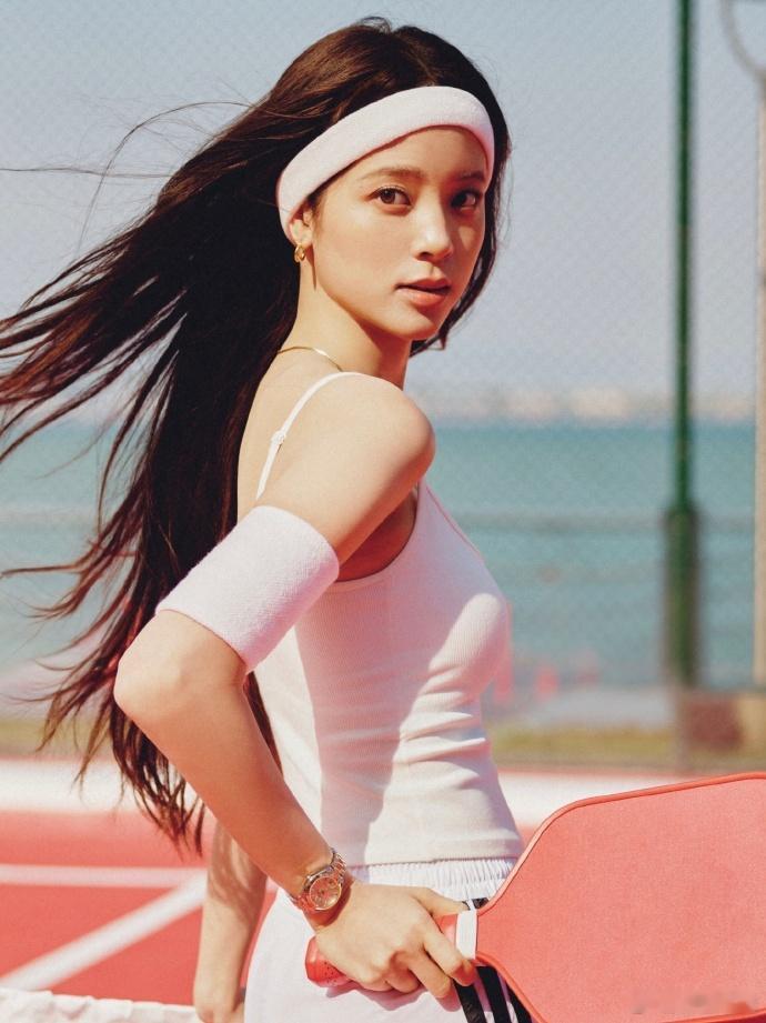 欧阳娜娜运动系列拍摄美哒哒