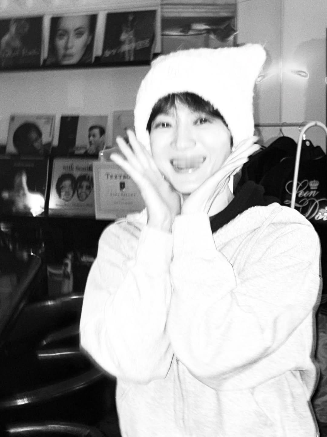 投稿宋慧乔44岁生日照片永远明媚🎂