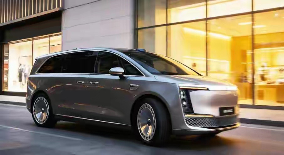 尊界这款MPV一曝光，我就知道高端MPV市场要变天了。它直接瞄准40-80万价位