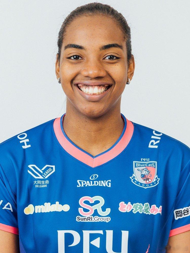 国际排坛动态日本女排日本排球协会（JVA）宣布，古巴裔归化接应梅丽莎·巴尔德斯（