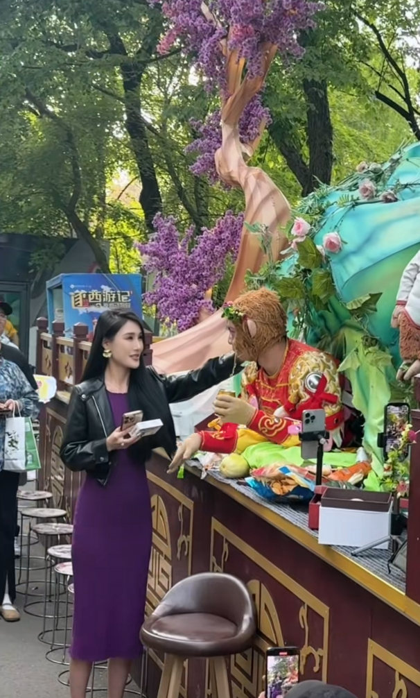 就说丈母娘的紫色爱马仕包如果是真的，10w+吗？有大神知道吗