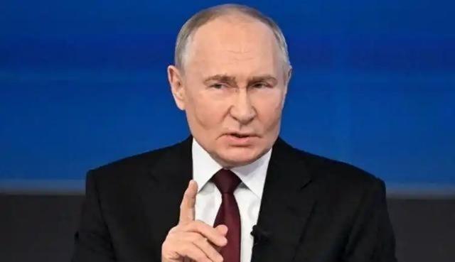 美国记者提问普京，如果中国要解放台湾，俄罗斯会不会掺和一把？普京干脆利落的几句话