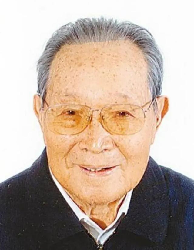 他是原北京市委书记，1976年提前得知绝密计划，在电话前守了一天，最后维护了首都