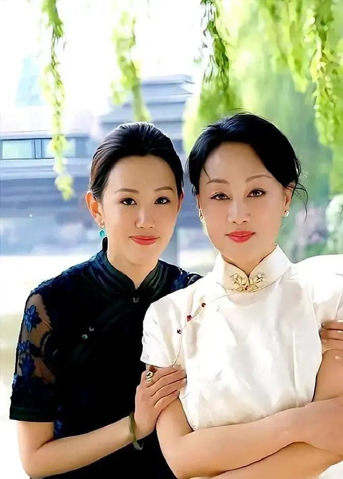 🌞王姬女儿高丽雯领证3个月，一分彩礼没见着。王姬连夜飞回北京，进门第一句：