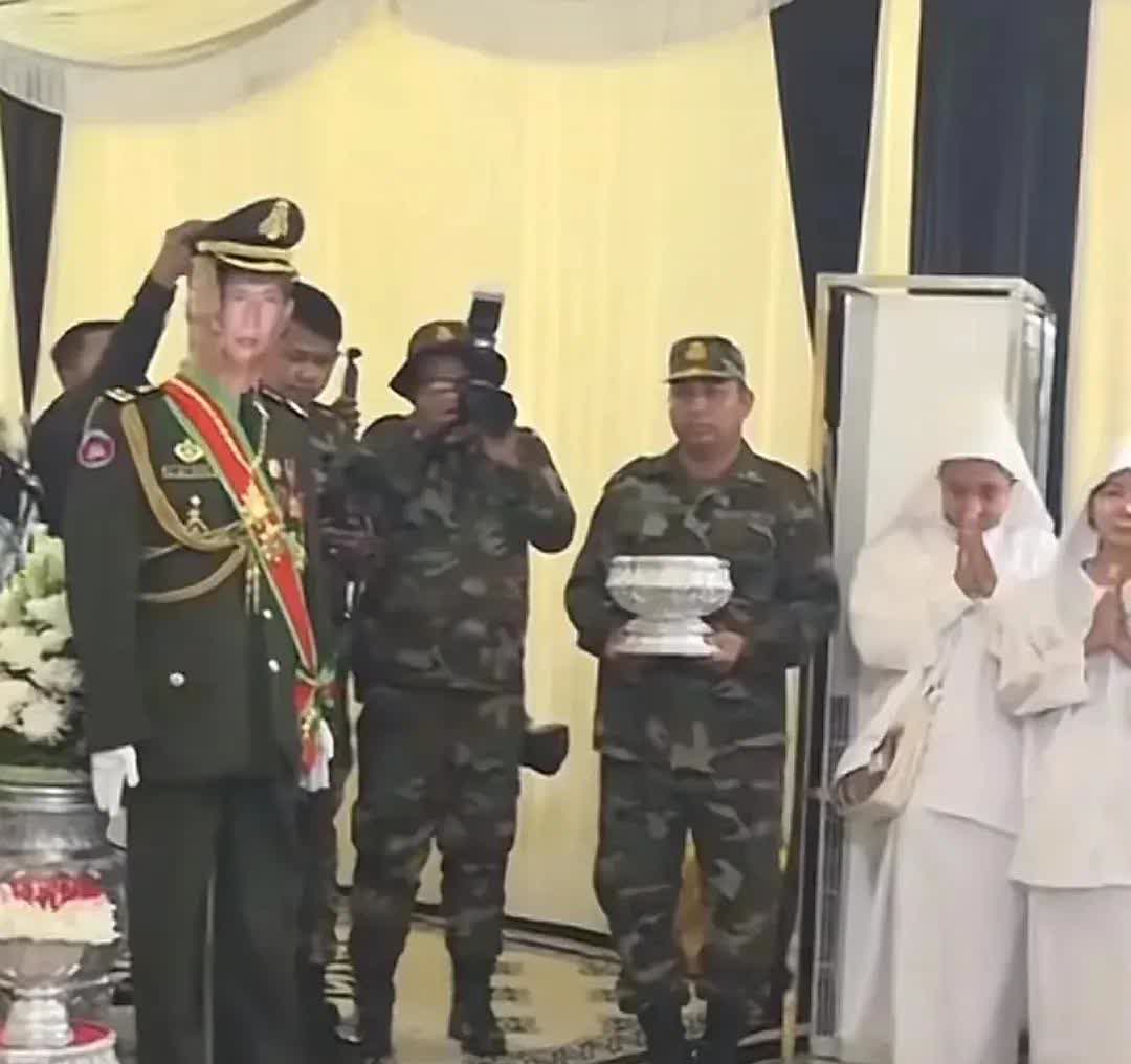 终于看清了洪森的为人！简直叹为观止不得不佩服，柬埔寨的军官这么不值钱，居