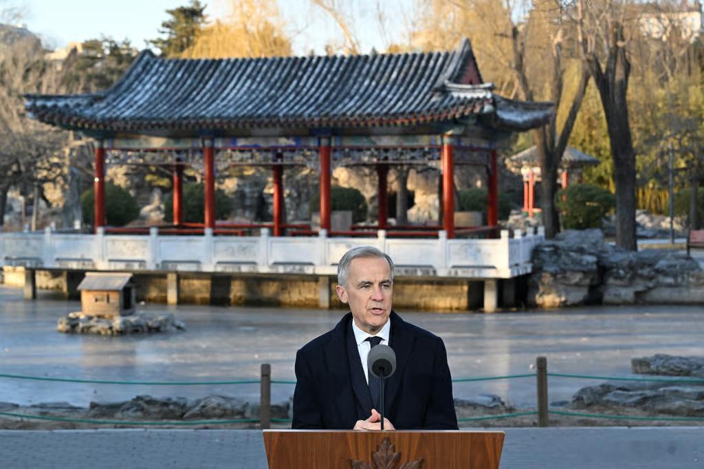 （政治报）加拿大总理马克·卡尼周五警告说，格陵兰岛的归属权不属于美国总统唐纳德·