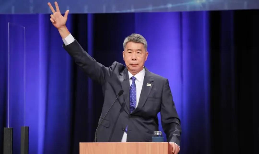 张亚中去哪里了？作为要竞选国民党党主席的张亚中，这个时候就要出来力挺国民党要被民