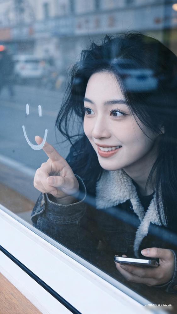 跟爸爸回老家一趟，聊起以前我家隔壁的邻居，小时候经常一起玩，很调皮的一个男孩子，