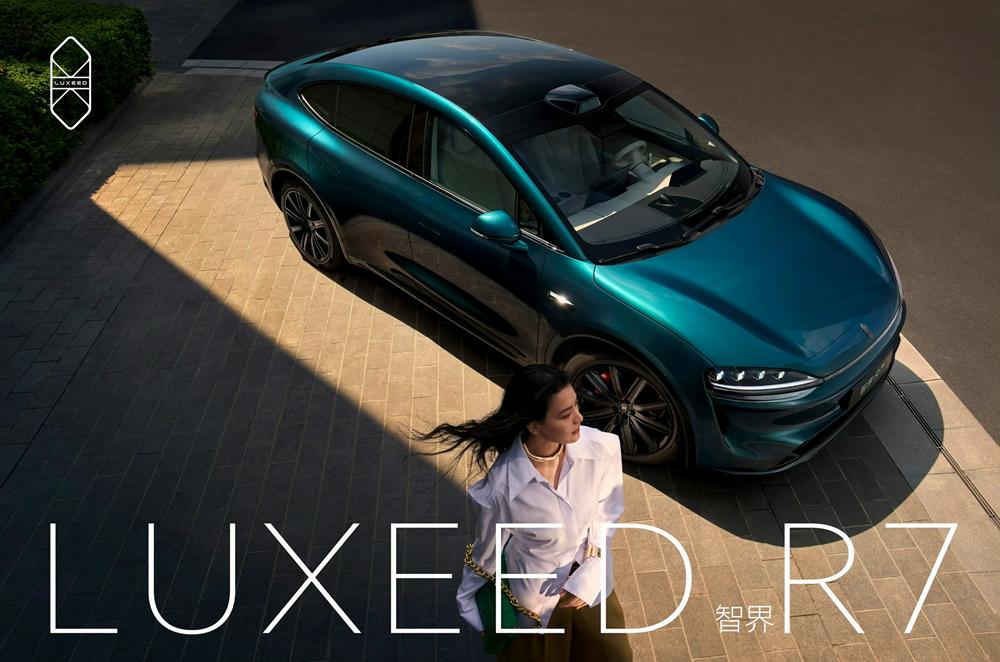 宝马追尾智界R7结果亮了，网友：智界这安全性也太顶了！最近，一段追尾事故视频引