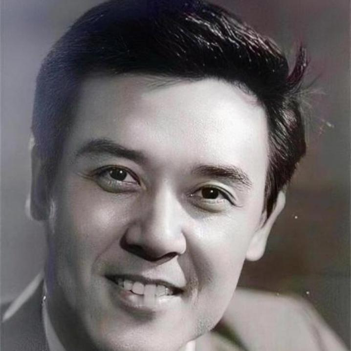 85岁达式常独居上海！银幕男神隐退真相曝光：宁守老宅，不赴海外他曾是银幕第一